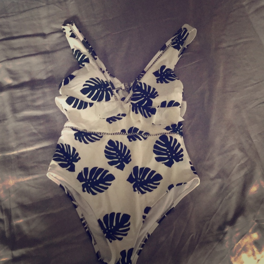 ✨NEW cute summer one piece bathing suit